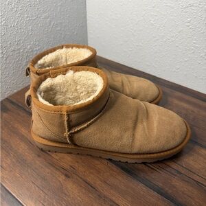 UGG Classic Ultra Mini Shearling Lined Chestnut Suede Ankle Boots Women's 8